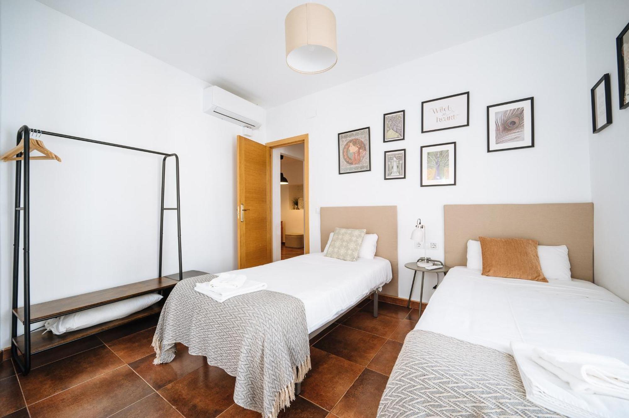 Homeyseville-Lovely Duplex At Santa Cruz 10 Pax, Parking Optional المظهر الخارجي الصورة